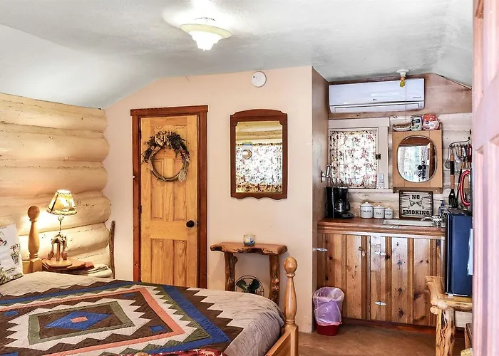Holiday home Simple And Historic Fishing Log For A Rustic Retreat To Northern Arizona