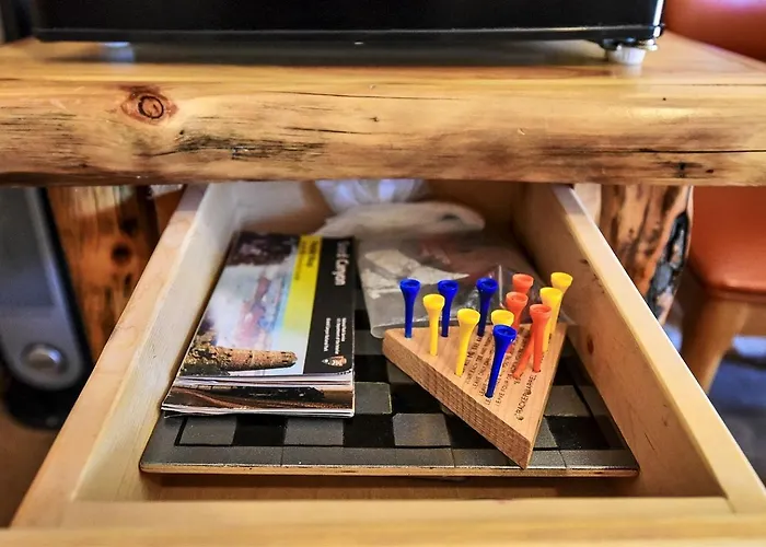 Simple And Historic Fishing Log For A Rustic Retreat To Northern Arizona Holiday home *